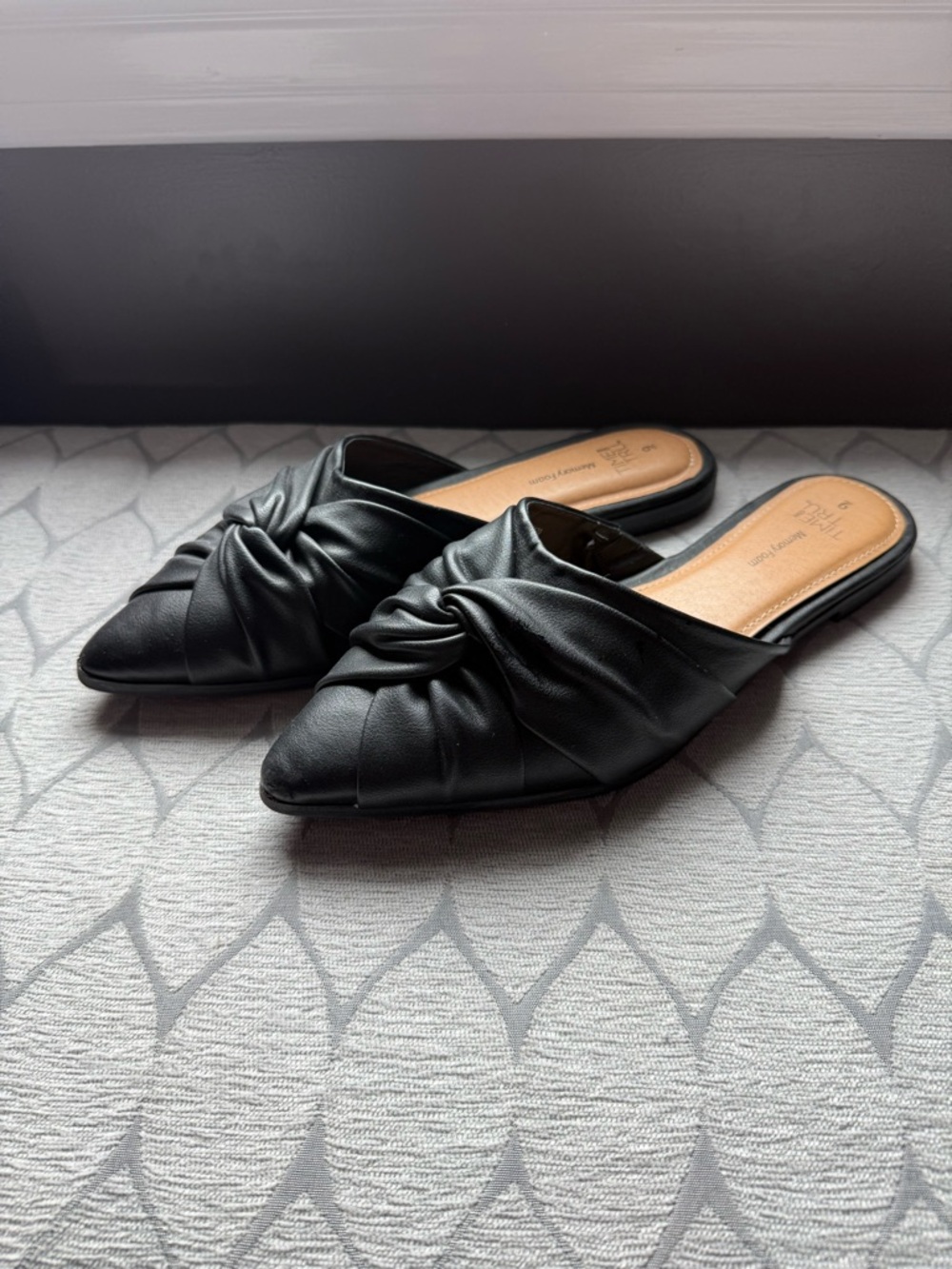 Pointed Knot Mule Slides - Black